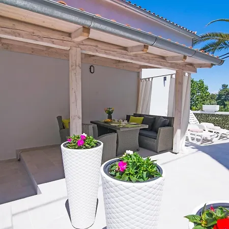 Alice A1 بيت ضيافة Veli Lošinj