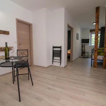 Alice A1 Gostinjska kuća