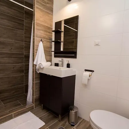 Alice A1 Apartment *