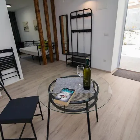 Guest house Alice A1 Veli Losinj