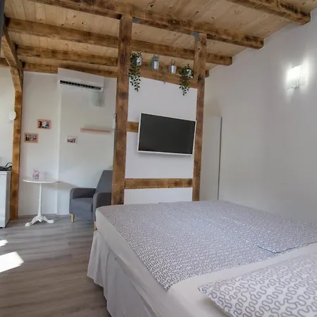 Alice A1 Gostinjska kuća 3*